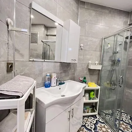 Spacious 2br Near Taksim