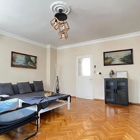 Spacious 2br Near Taksim * 이스탄불