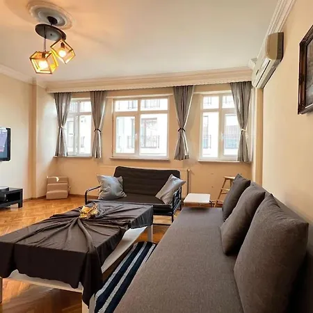 Spacious 2br Near Taksim شقة اسطنبول